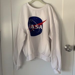 White Nasa H&M sweatshirt